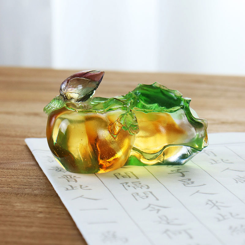 Adornos de escultura de cristal de colores en forma de caqui