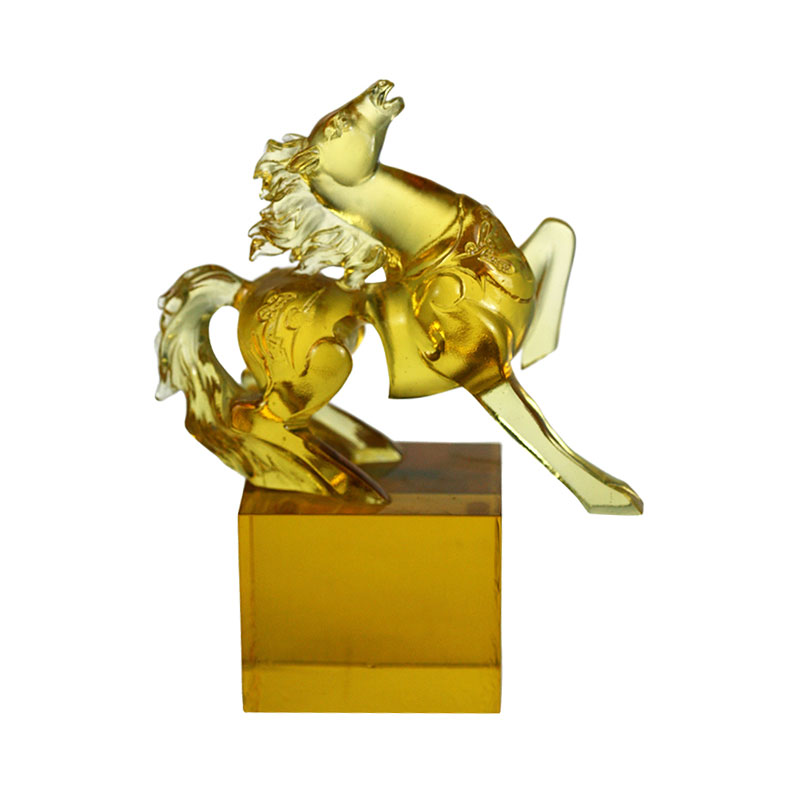 Adorno de sello de cristal de caballo dorado