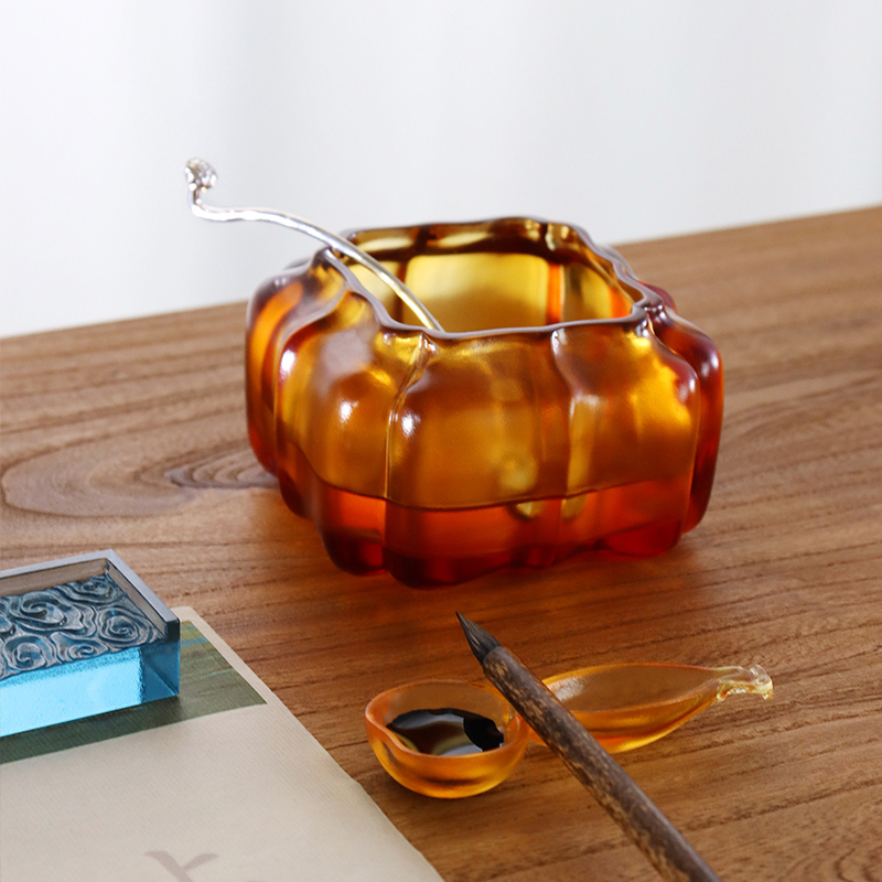 Olla de agua con forma de calabaza de cristal morado