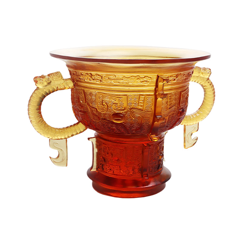 Trípode chino con mango de orejas de dragón y diseño de espinas