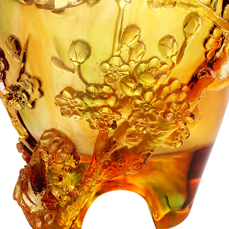 Decoraciones para el hogar Flor de ciruelo Diseño tallado Florero de vidrio ámbar