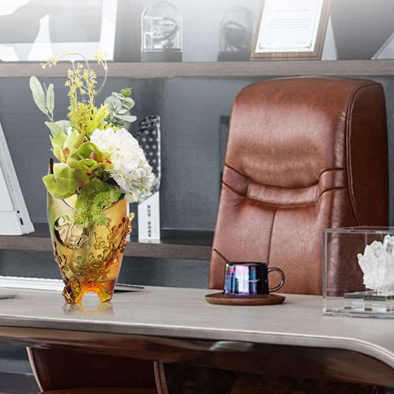 Decoraciones para el hogar Flor de ciruelo Diseño tallado Florero de vidrio ámbar