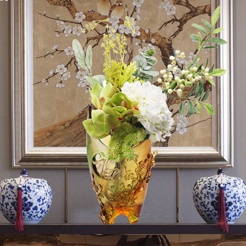 Decoraciones para el hogar Flor de ciruelo Diseño tallado Florero de vidrio ámbar