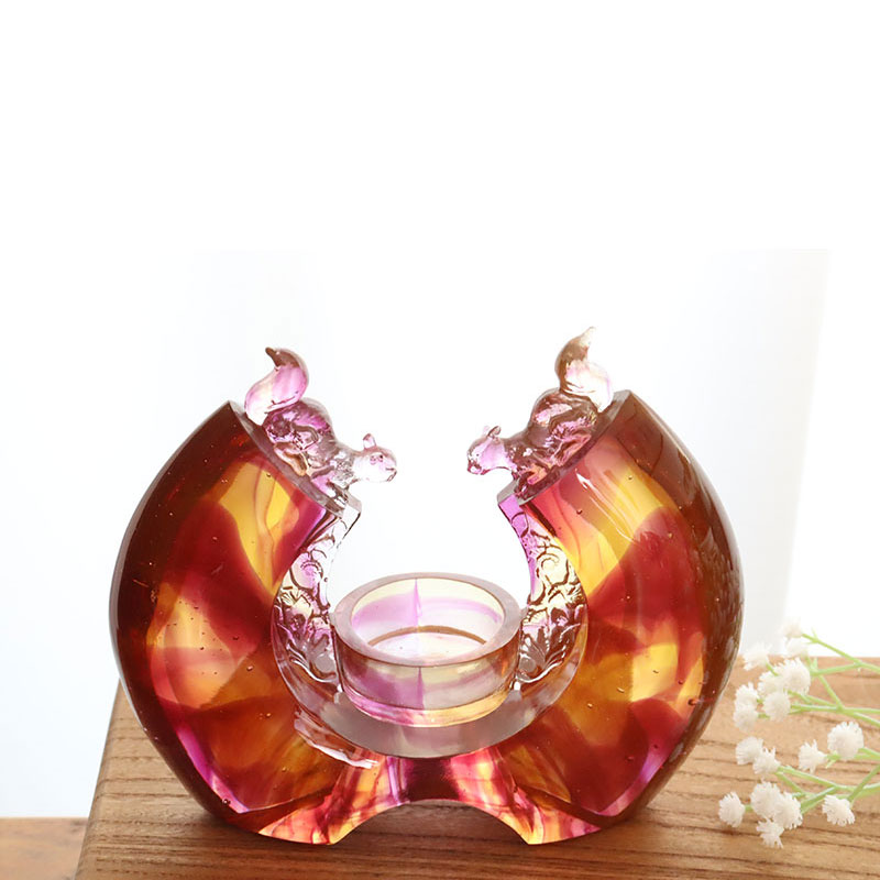 Candelabro de esmalte de color morado