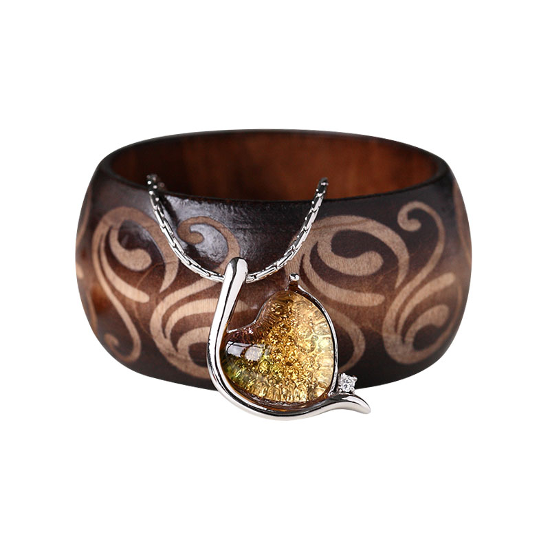 Elegante pulsera color plata con incrustaciones de colgante de cristal.