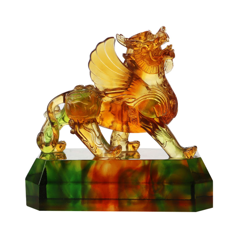 Adornos de bestia esmaltados de colores cristalinos.