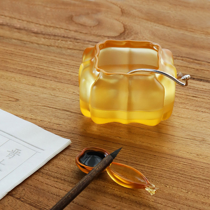 Olla de agua con forma de calabaza de cristal morado